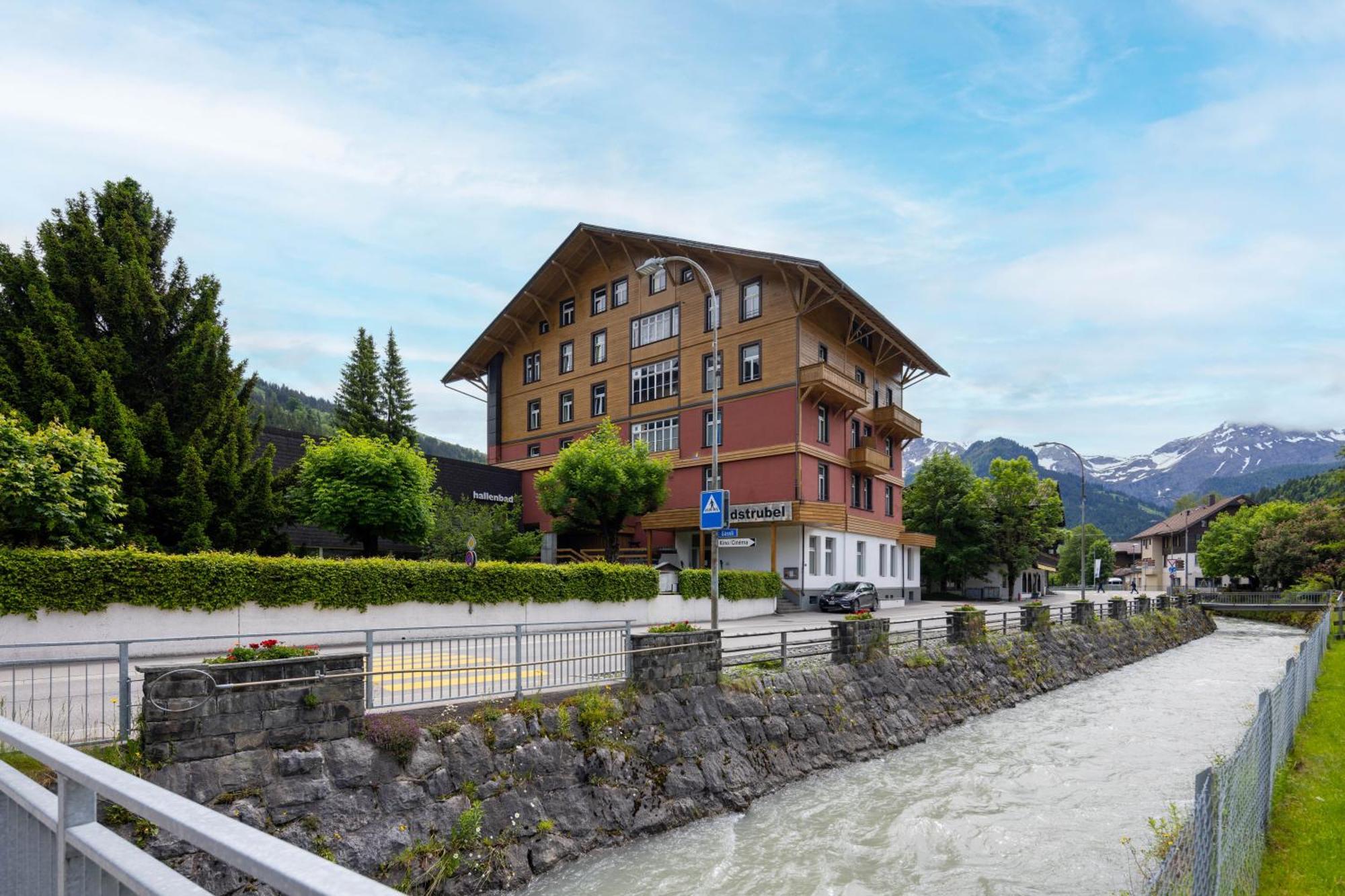 Sporthotel Wildstrubel Lenk Exteriör bild