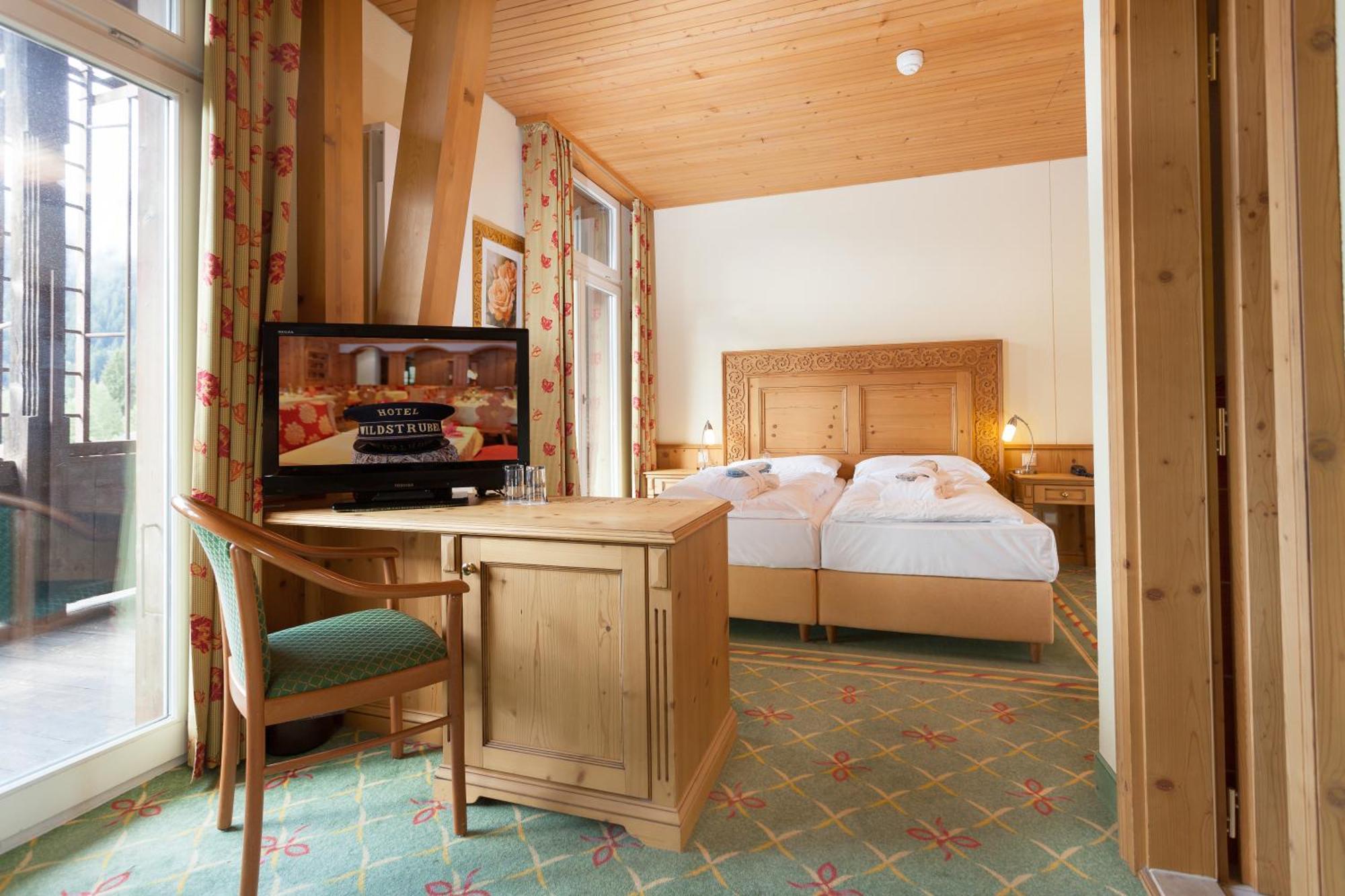 Sporthotel Wildstrubel Lenk Exteriör bild