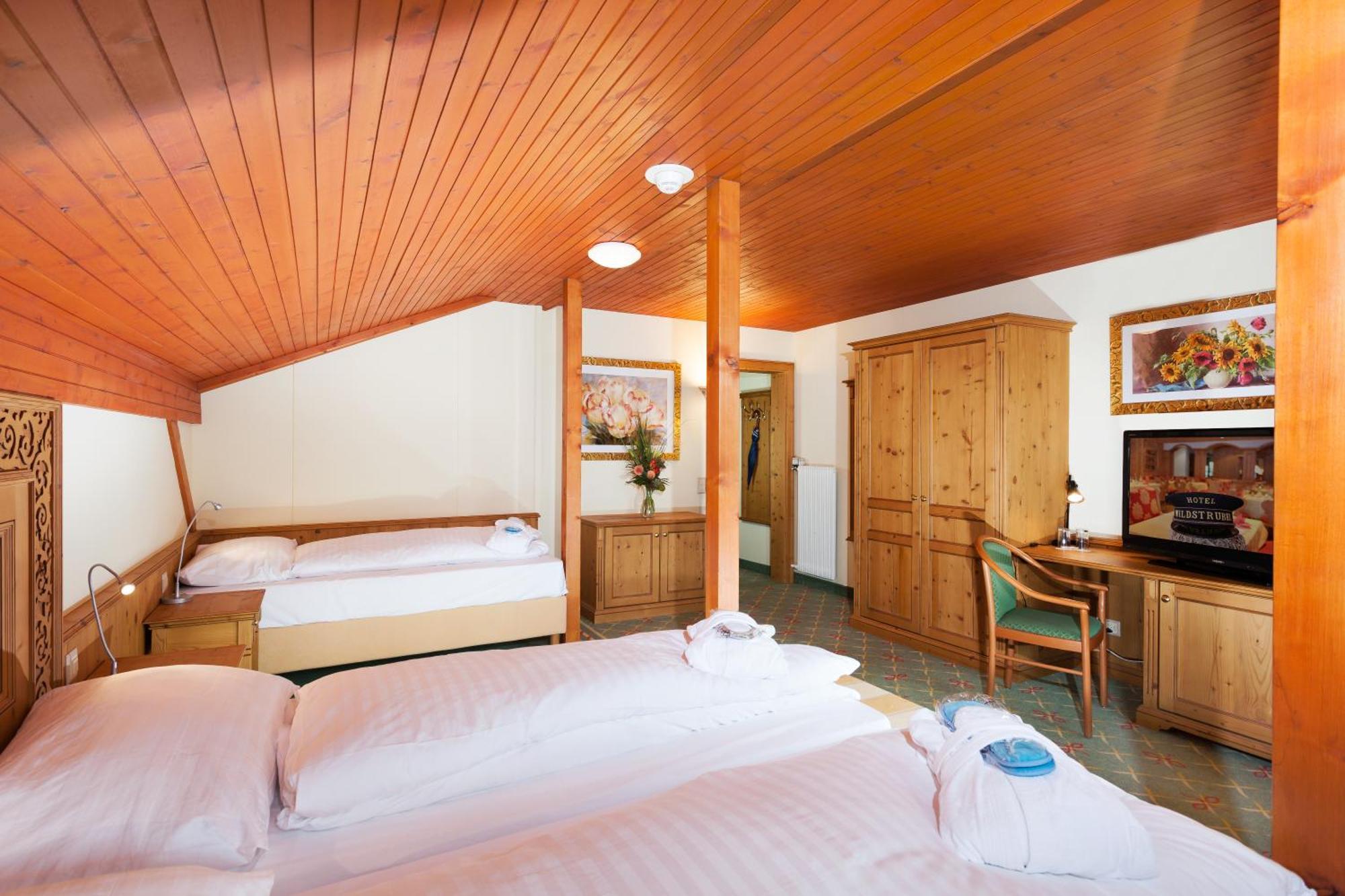 Sporthotel Wildstrubel Lenk Exteriör bild