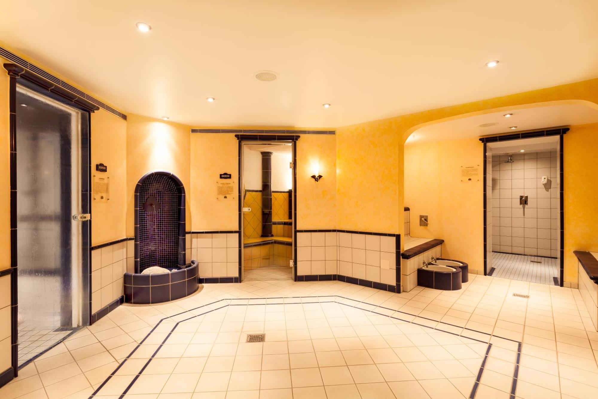 Sporthotel Wildstrubel Lenk Exteriör bild