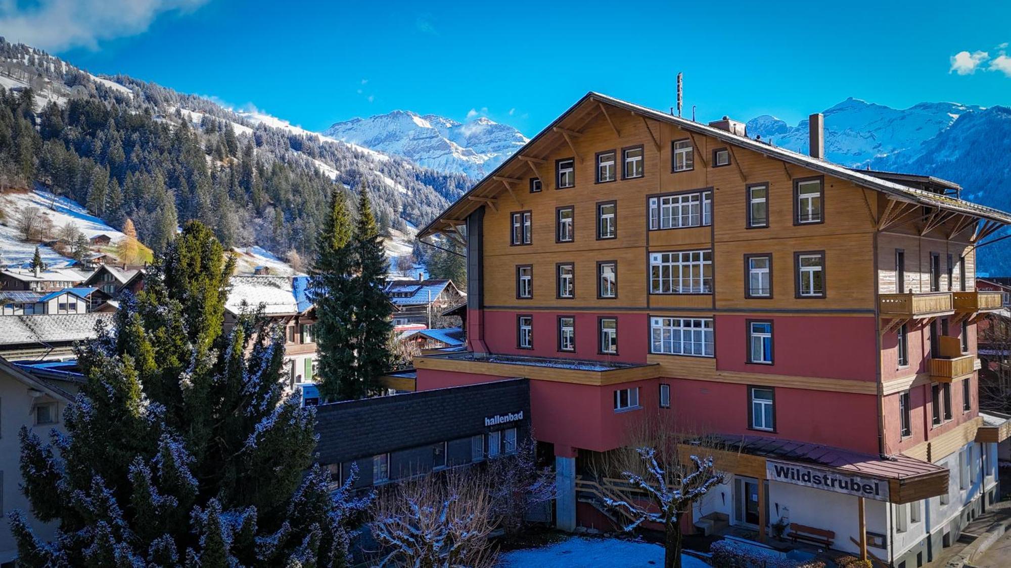 Sporthotel Wildstrubel Lenk Exteriör bild